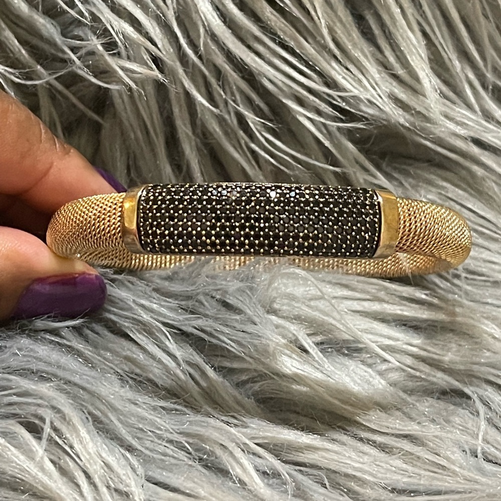 Elegant Gold and Black Mesh Bracelet